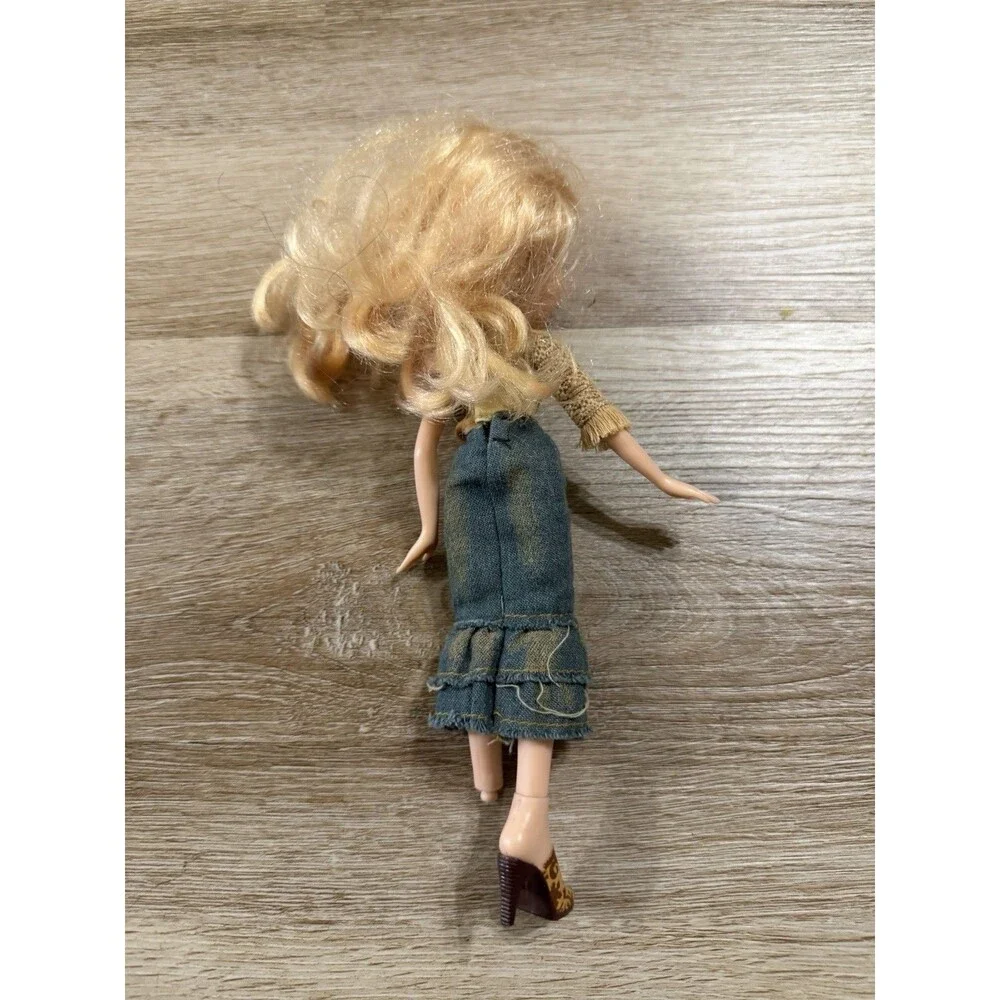 Bratz Dolls Y2K Sleep Over Yasmin Style It Yasmin Style It Cloe Platform Boots